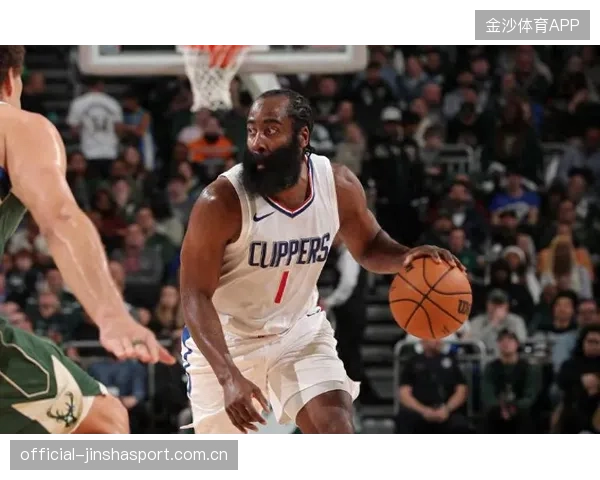 哈登单节爆砍20分！又把体系打断了——NBA赛场的变革者还是巨星的赛场狂欢？