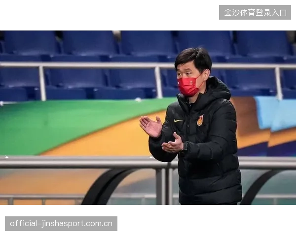 李霄鹏若回泰山，球迷与俱乐部会否迎来“暖春”？
