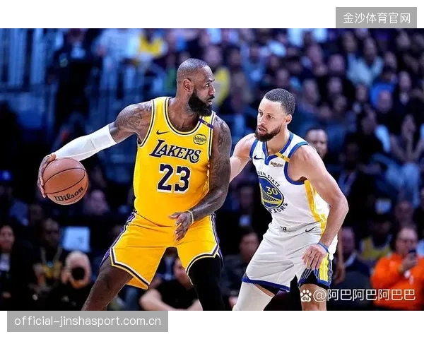 詹姆斯并列纪录被库里追平，NBA新旧王者对话再起