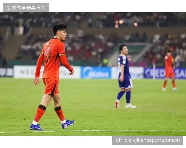 国足夺季军仅1小时阵容大换血——从“逆袭”到“终极”