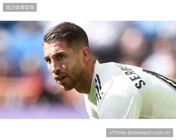 摩洛哥锋霸赛巴里伤缺无缘战法：从“铁人”到“伤兵”的转变与足球文化的深刻思考